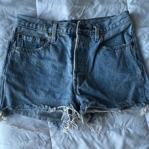 501 Levi shorts
